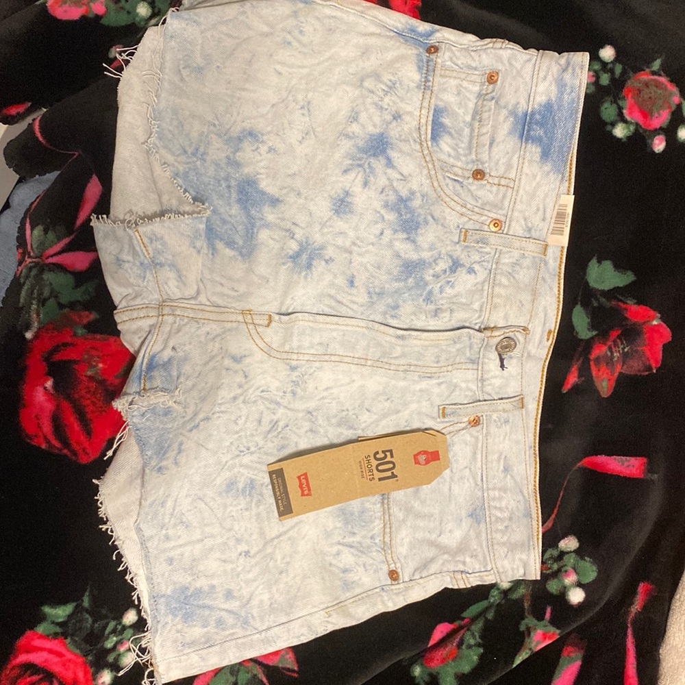 New with tags Levi denim shorts,